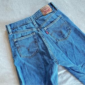 LEVI’S High Waisted Mom Jeans
